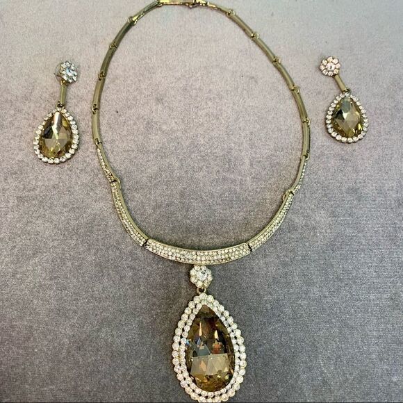 TAN brown gem jewelled rhinestone embellished oval teardrop necklace earring set - Picture 6 of 6